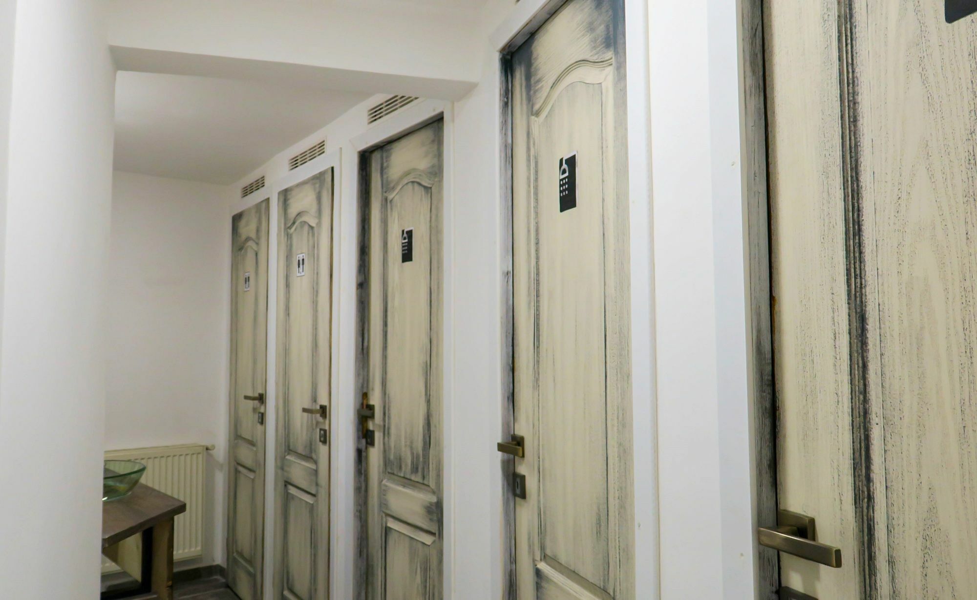 The Evil Clown Hostel Braşov Dış mekan fotoğraf