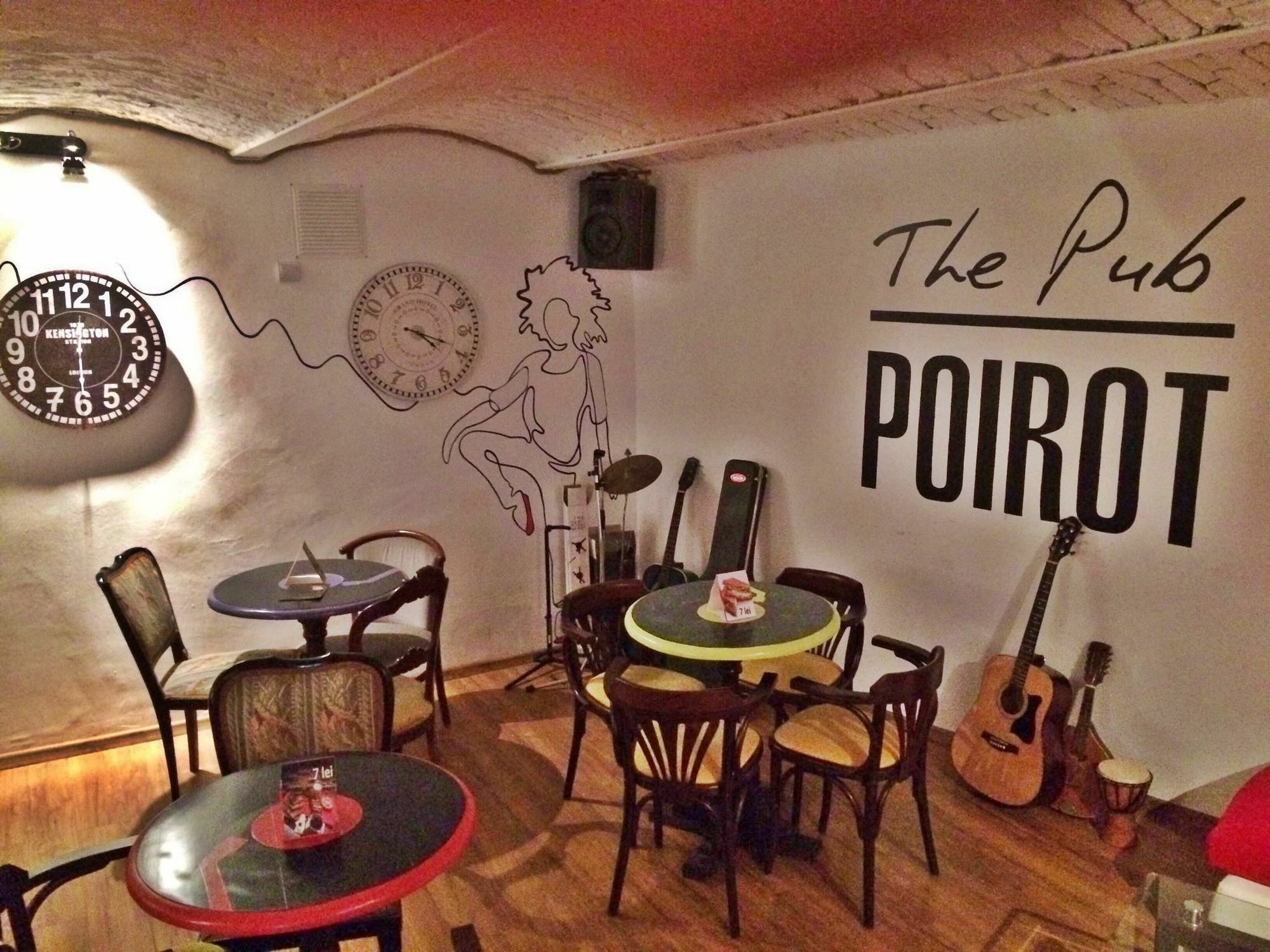 The Evil Clown Hostel Braşov Dış mekan fotoğraf